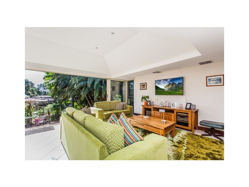 33 Hill Street, Gooseberry Hill WA 6076