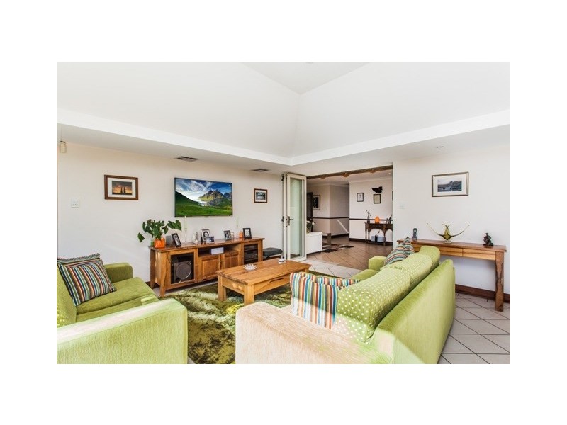 33 Hill Street, Gooseberry Hill WA 6076