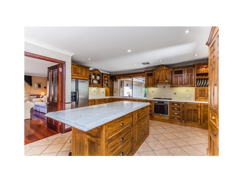 33 Hill Street, Gooseberry Hill WA 6076