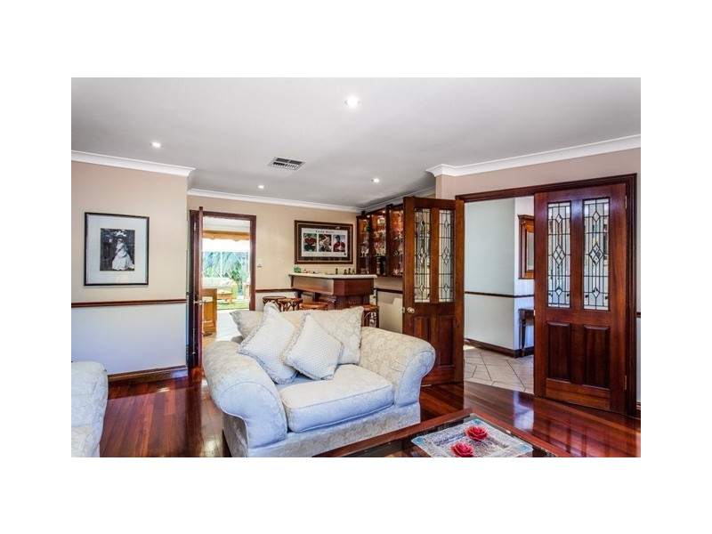 33 Hill Street, Gooseberry Hill WA 6076