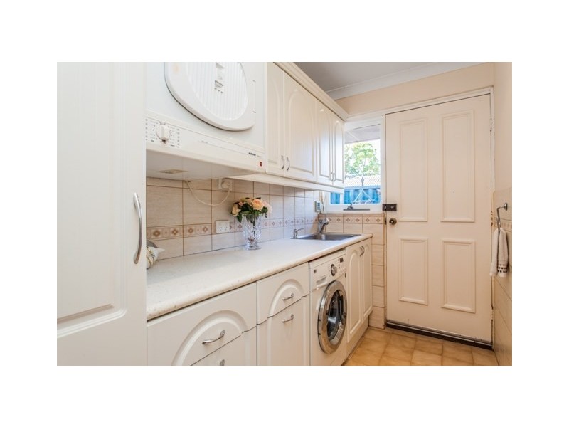 33 Hill Street, Gooseberry Hill WA 6076