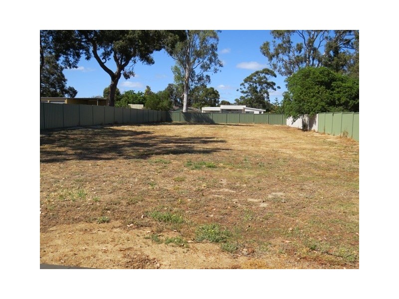 27 Temby Avenue, Kalamunda WA 6076