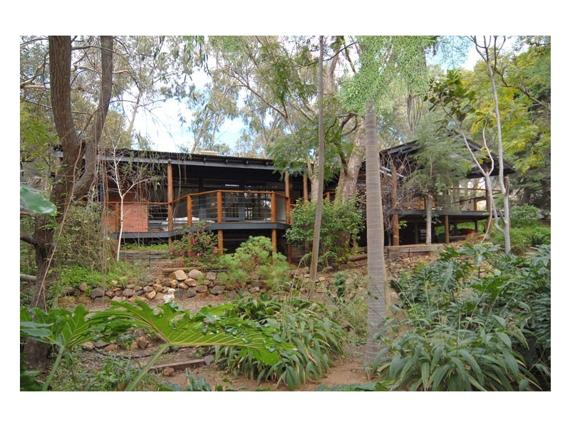 1 Carramar Drive, Kalamunda WA 6076