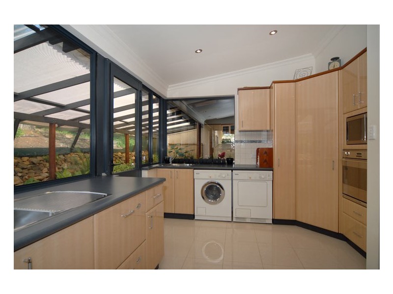 1 Carramar Drive, Kalamunda WA 6076