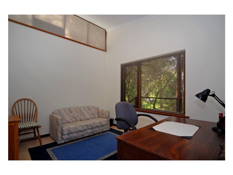 1 Carramar Drive, Kalamunda WA 6076