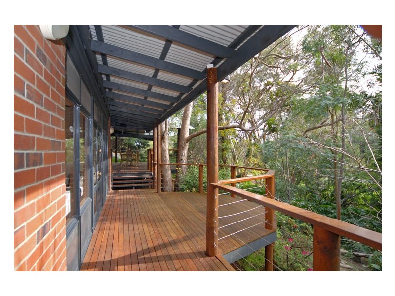 1 Carramar Drive, Kalamunda WA 6076