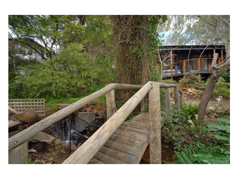 1 Carramar Drive, Kalamunda WA 6076