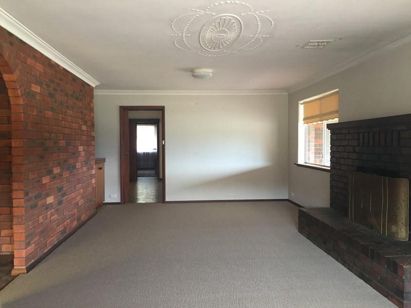 42 Thorne Road, Hacketts Gully WA 6076