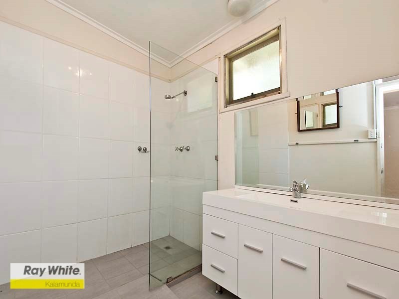 98 Peet Road, Roleystone WA 6111