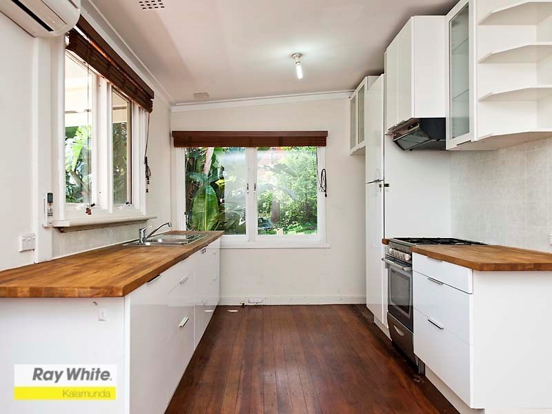 98 Peet Road, Roleystone WA 6111