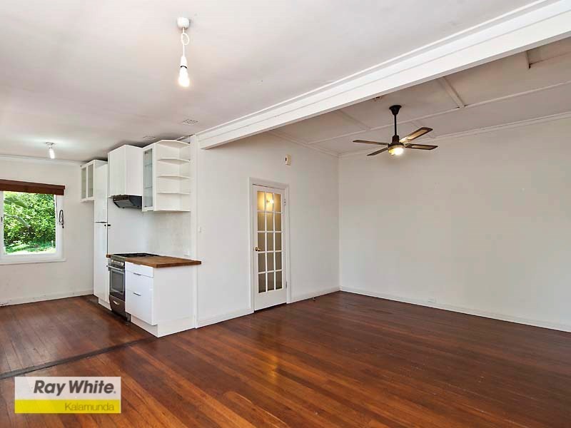 98 Peet Road, Roleystone WA 6111