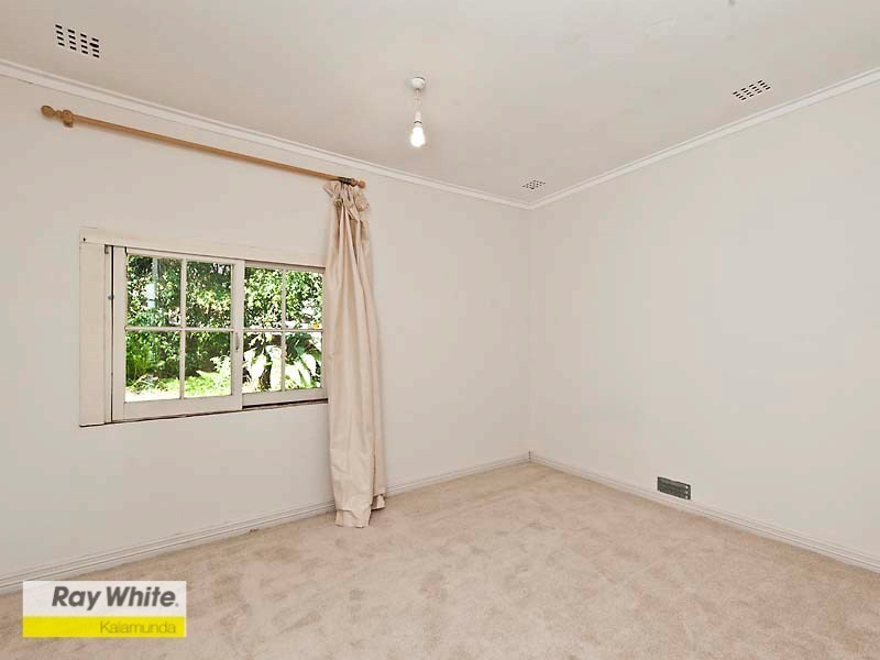 98 Peet Road, Roleystone WA 6111