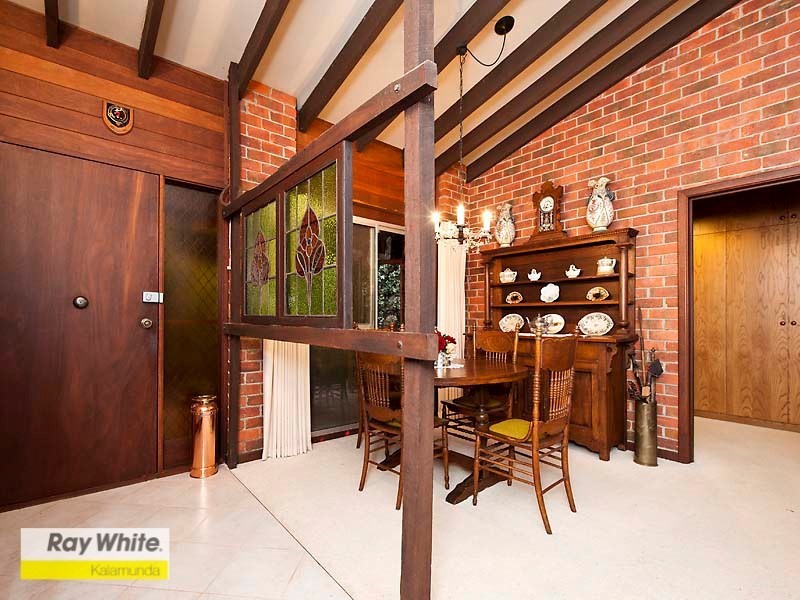 6 Lascelles Parade, Gooseberry Hill WA 6076