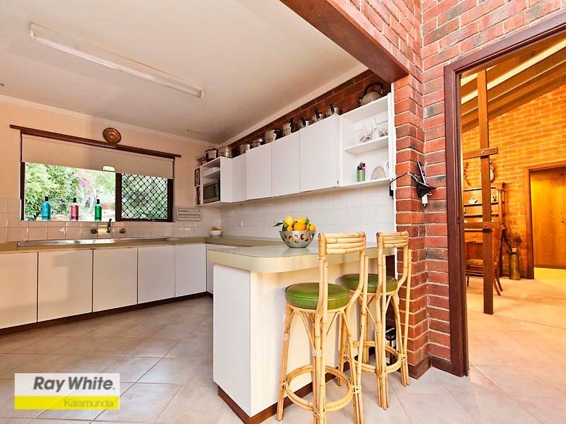 6 Lascelles Parade, Gooseberry Hill WA 6076