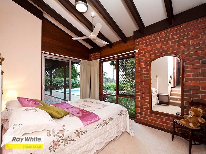 6 Lascelles Parade, Gooseberry Hill WA 6076