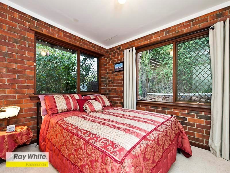 6 Lascelles Parade, Gooseberry Hill WA 6076