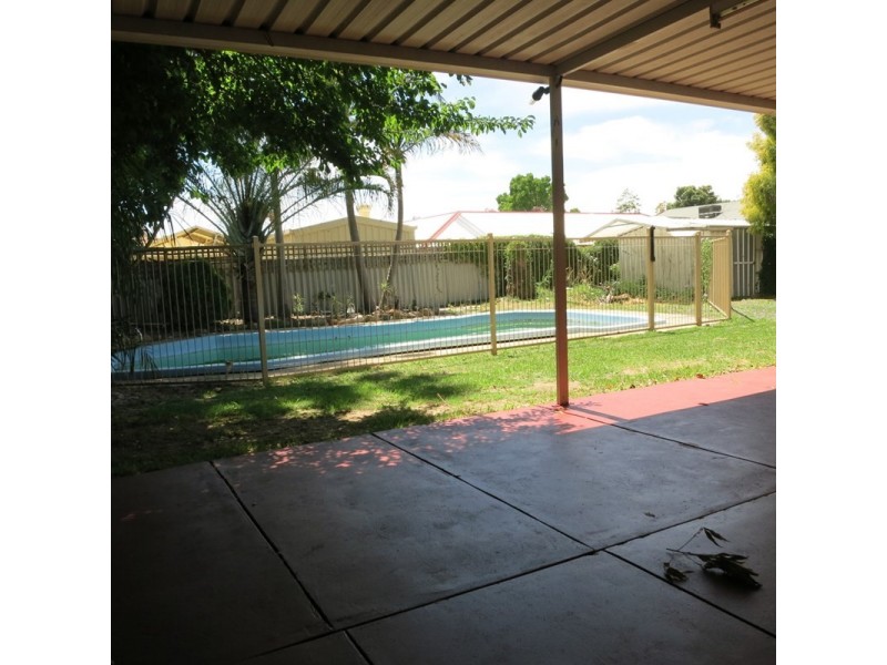 20 Kathleen Close, Maida Vale WA 6057