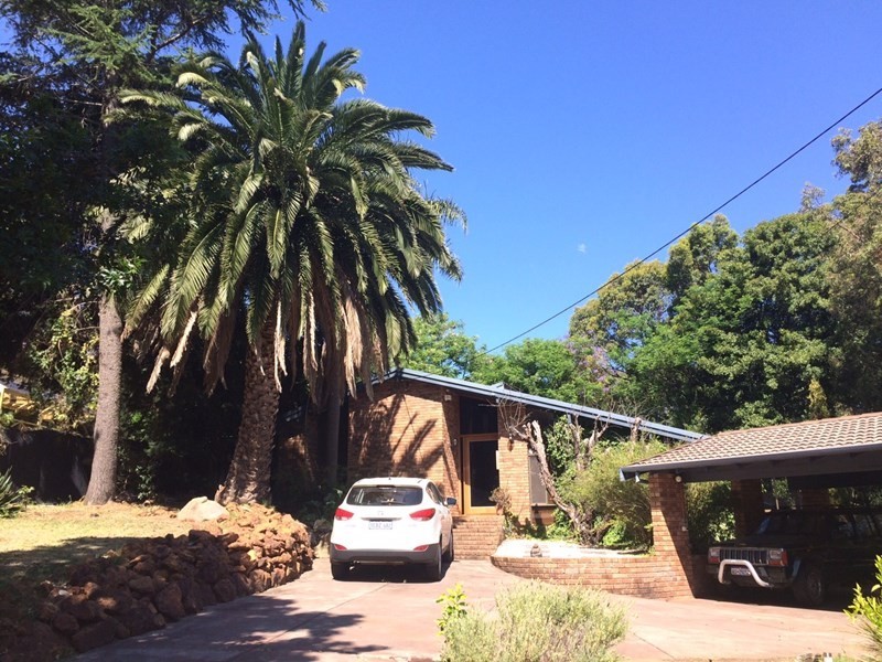 18 Davies Crescent, Gooseberry Hill WA 6076