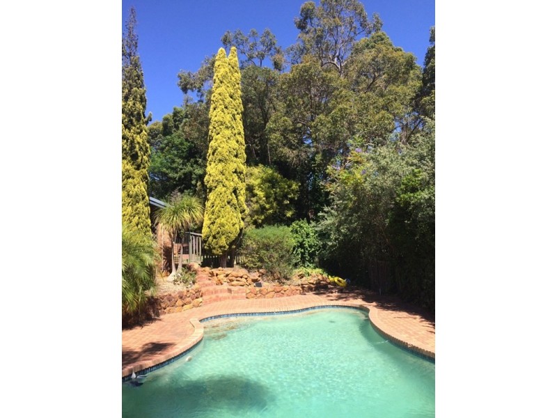 18 Davies Crescent, Gooseberry Hill WA 6076