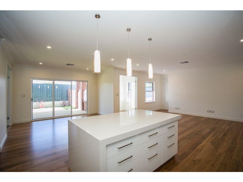 2/60 Whitfield Street, Bassendean WA 6054