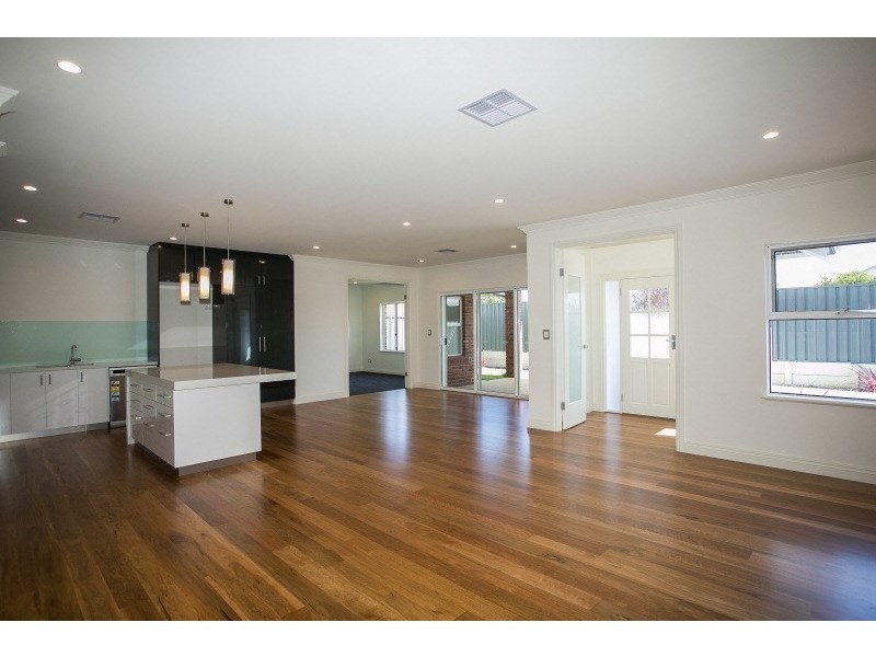 2/60 Whitfield Street, Bassendean WA 6054