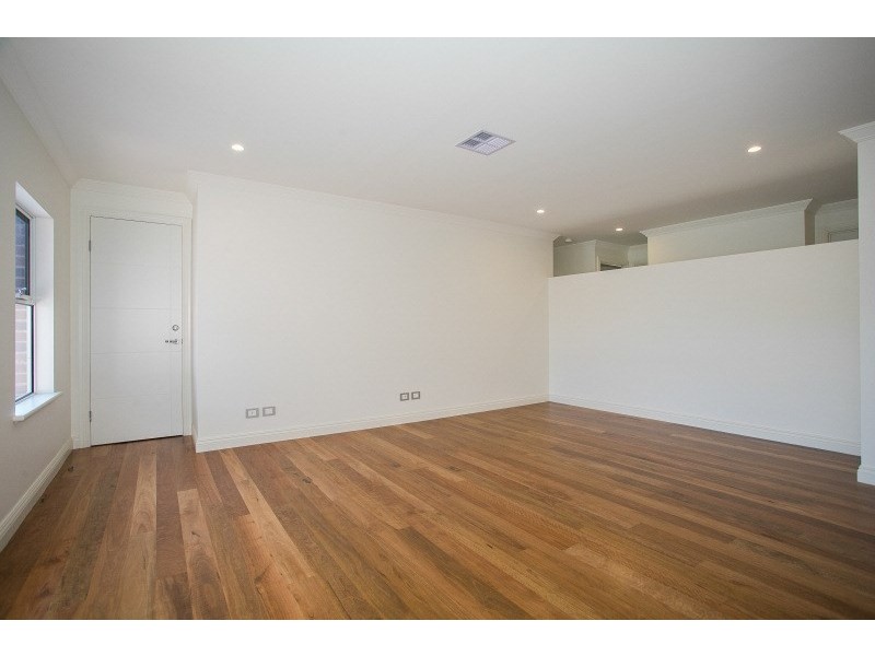 2/60 Whitfield Street, Bassendean WA 6054