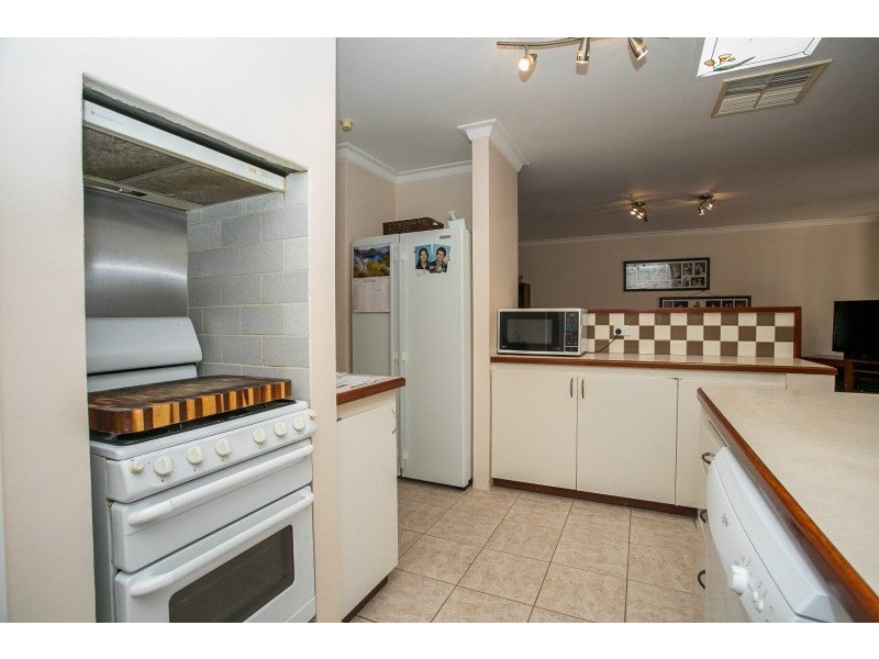 31 Cotherstone Road, Kalamunda WA 6076