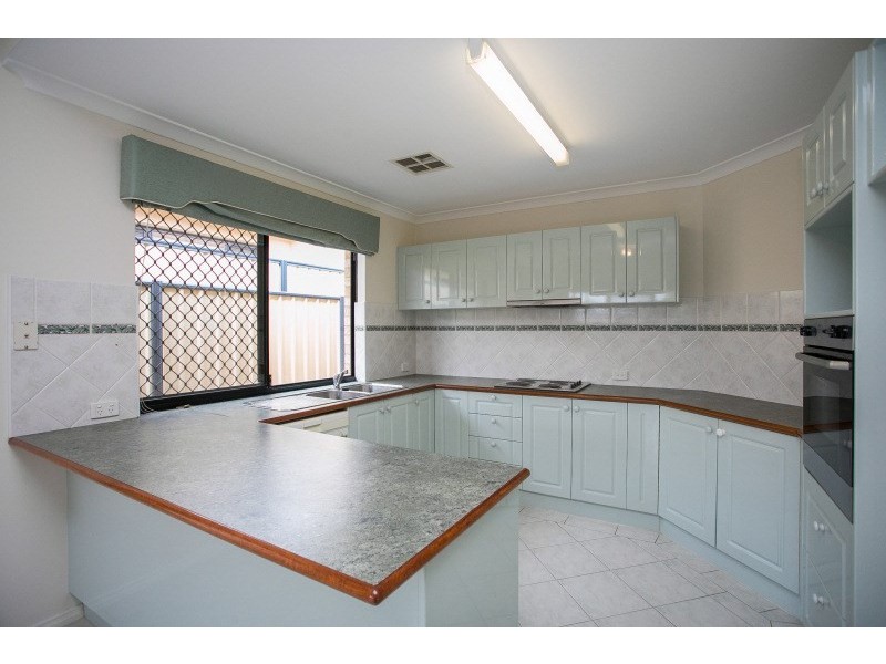 4/11 Kalamunda Road, Kalamunda WA 6076