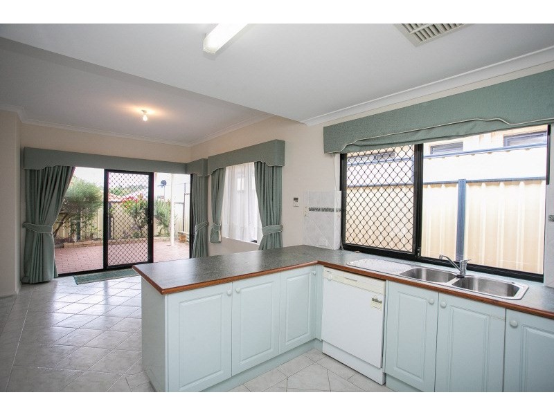 4/11 Kalamunda Road, Kalamunda WA 6076