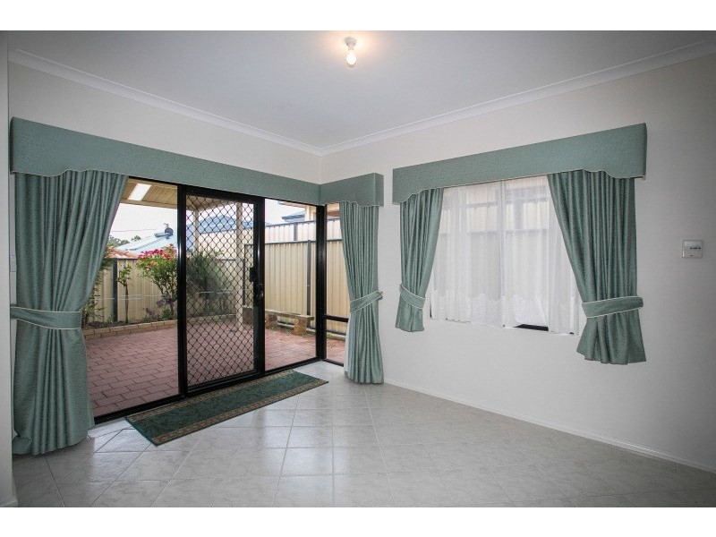 4/11 Kalamunda Road, Kalamunda WA 6076