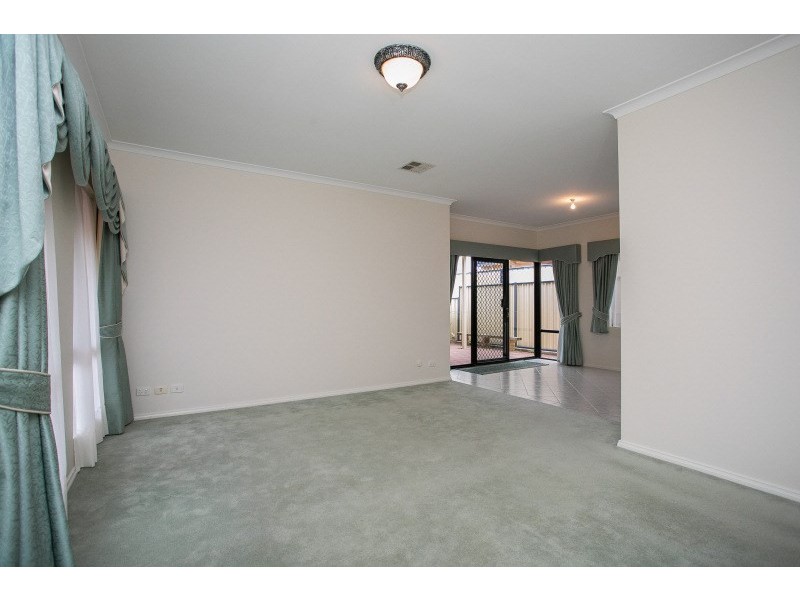 4/11 Kalamunda Road, Kalamunda WA 6076