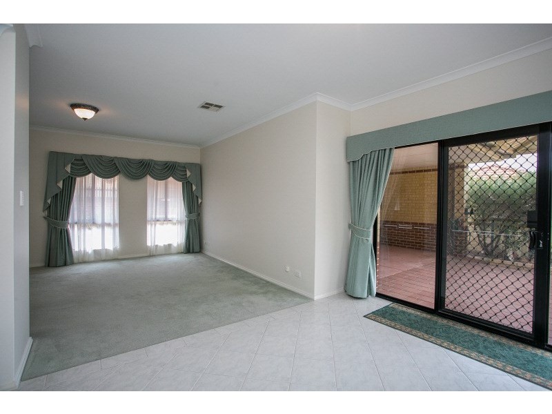 4/11 Kalamunda Road, Kalamunda WA 6076