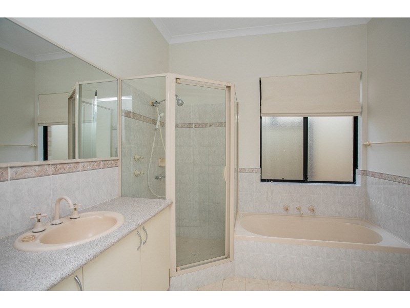 4/11 Kalamunda Road, Kalamunda WA 6076