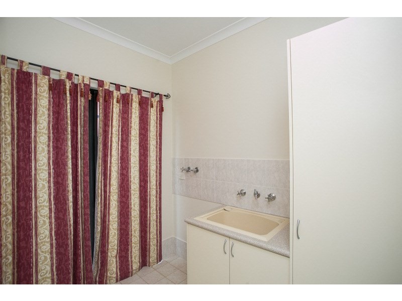 4/11 Kalamunda Road, Kalamunda WA 6076