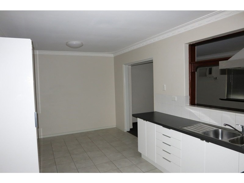 17 Edinburgh Road, Forrestfield WA 6058