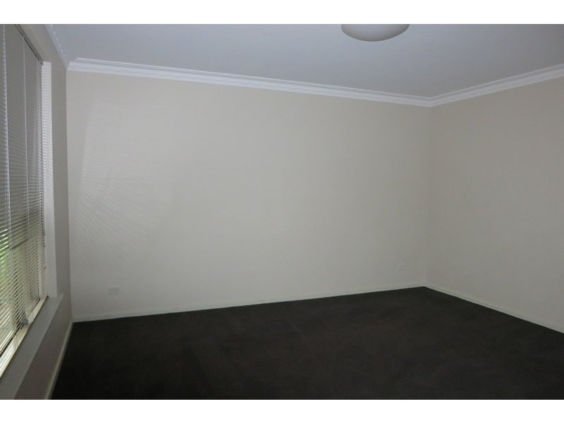 17 Edinburgh Road, Forrestfield WA 6058