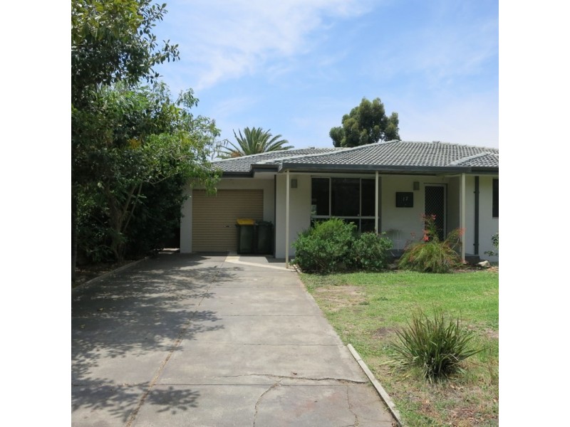 17 Edinburgh Road, Forrestfield WA 6058
