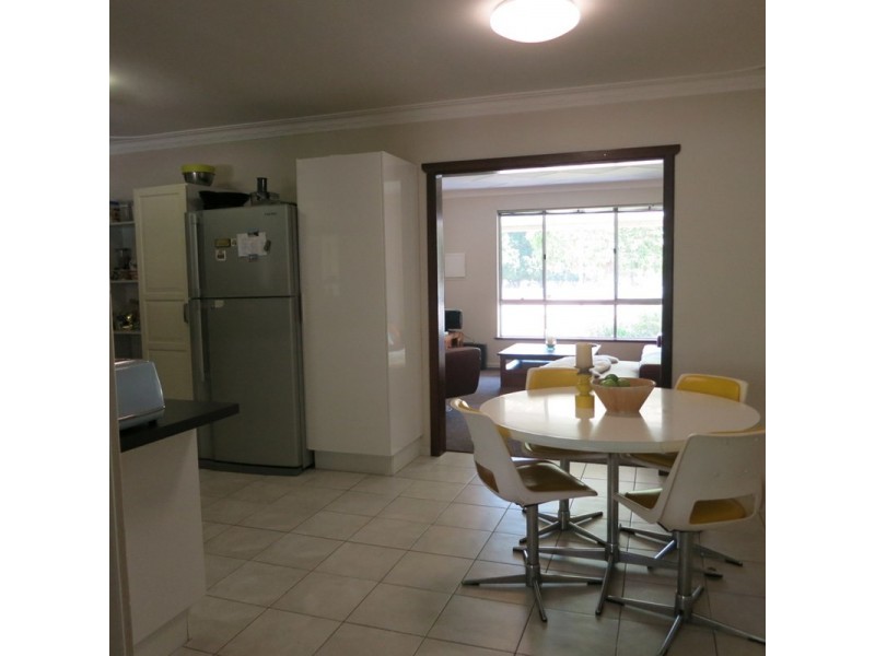 17 Edinburgh Road, Forrestfield WA 6058