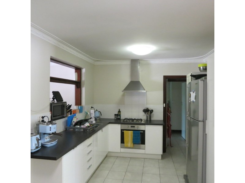 17 Edinburgh Road, Forrestfield WA 6058