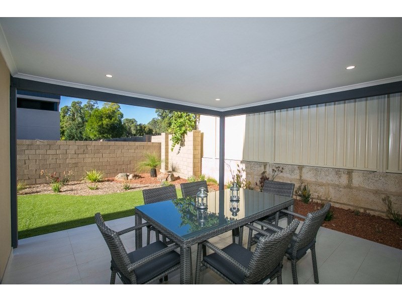 4/18 Heath Road, Kalamunda WA 6076