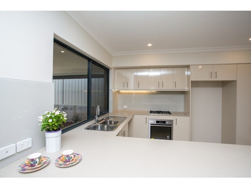 4/18 Heath Road, Kalamunda WA 6076