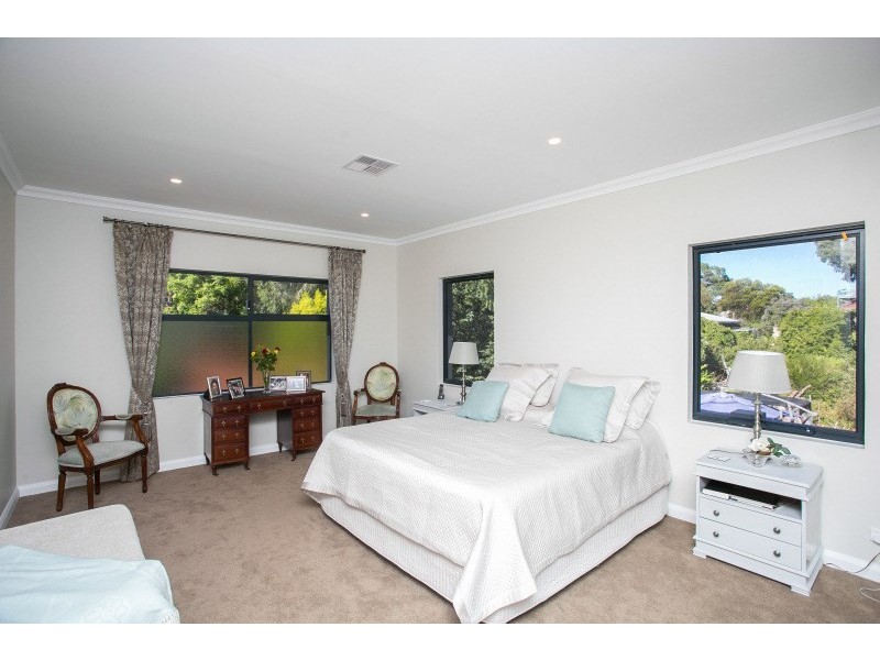 4/18 Heath Road, Kalamunda WA 6076