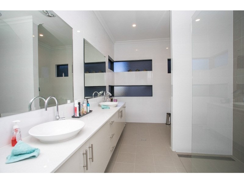 4/18 Heath Road, Kalamunda WA 6076