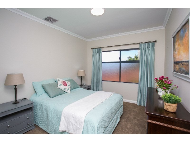 4/18 Heath Road, Kalamunda WA 6076