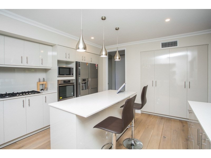 4/18 Heath Road, Kalamunda WA 6076
