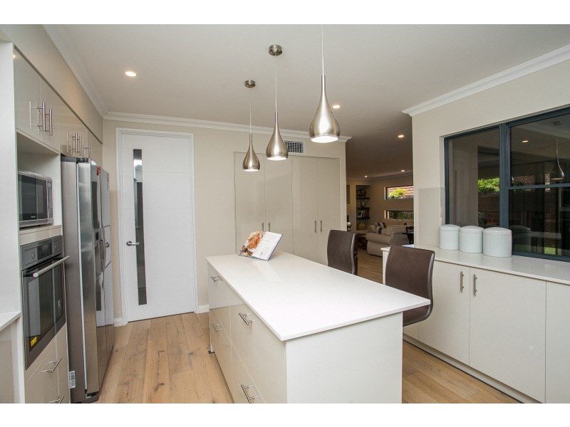 4/18 Heath Road, Kalamunda WA 6076