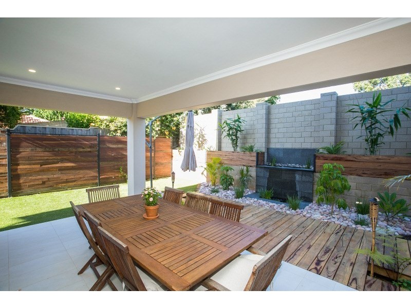 4/18 Heath Road, Kalamunda WA 6076