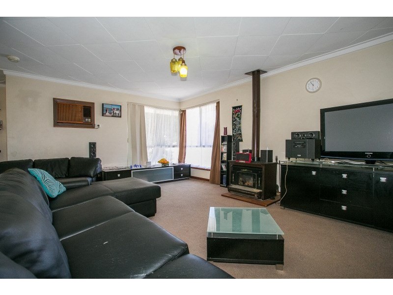 2 Umina Street, High Wycombe WA 6057