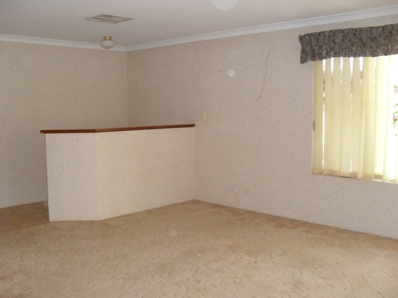 2 Kunzite Court, Forrestfield WA 6058