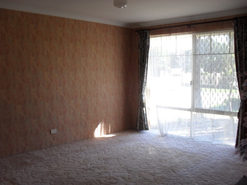 2 Kunzite Court, Forrestfield WA 6058